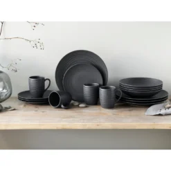 CreaTable Kombiservice »Lava Stone«, (Set, 16 Tlg., Kaffeeservice Und Tafelservice Im Set, Für 4 Personen), Service, Schwarz, Erhabenenes Relief In Einer Kreisförmigen Lava Optik -Creatable 32a80bb0439b6ee827f1d41a343557ee
