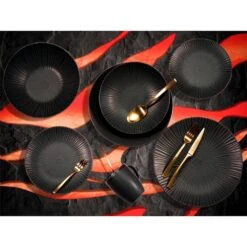 CreaTable Tafelservice »Vesuvio«, (Set, 12 Tlg., Teller Set Für 4 Personen), Service, Schwarz, Ausdrucksstarkes Relief, Made In Europe -Creatable e1a0f8b1c4764df0b93d0fa77c839e4a